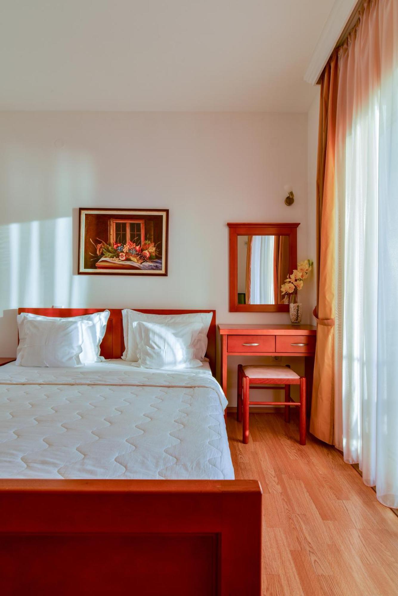 Apartments Leut Sveti Stefan Cameră foto