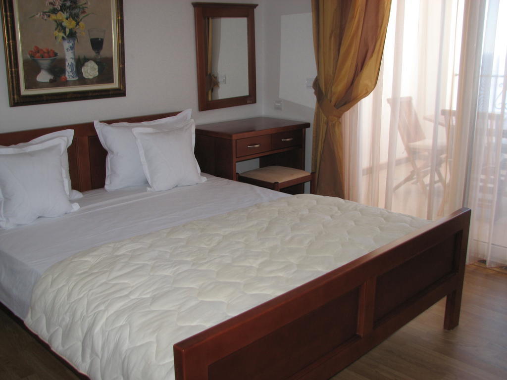Apartments Leut Sveti Stefan Cameră foto